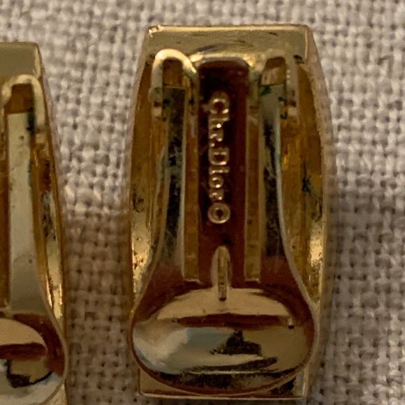 Beautiful Christian Dior Crystal Clip On Earrings - Picture 5 of 6